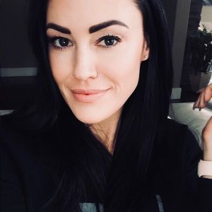 Meet your Posher, Carli